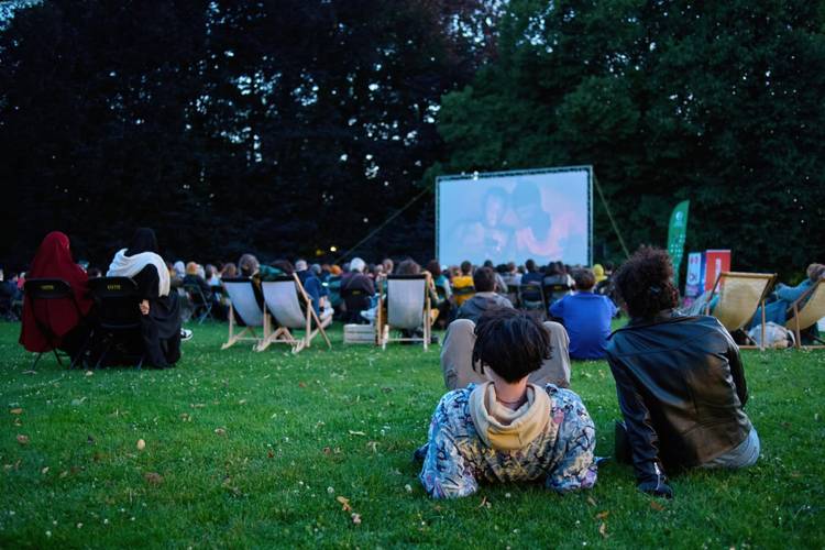 Een openlucht filmvertoning van Bruxelles fait son cinéma in 2025