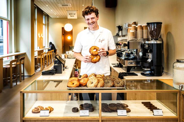 Eight Bagel