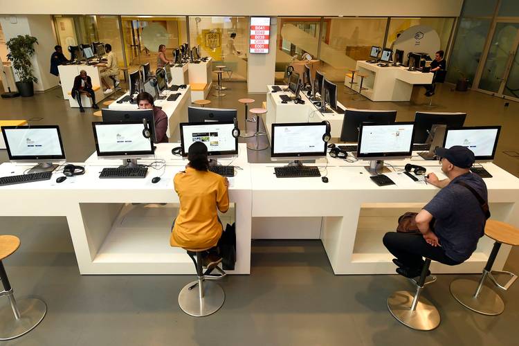 Actiris verzorgt de begeleiding van werkzoekenden naar werk in Brussel