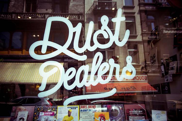dust dealers