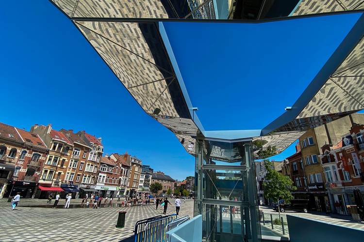 Het Koningin Astridplein in Jette, beter bekend als het Spiegelplein