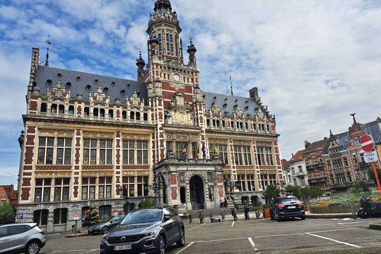Het gemeentehuis van Schaarbeek op het Colignonplein
