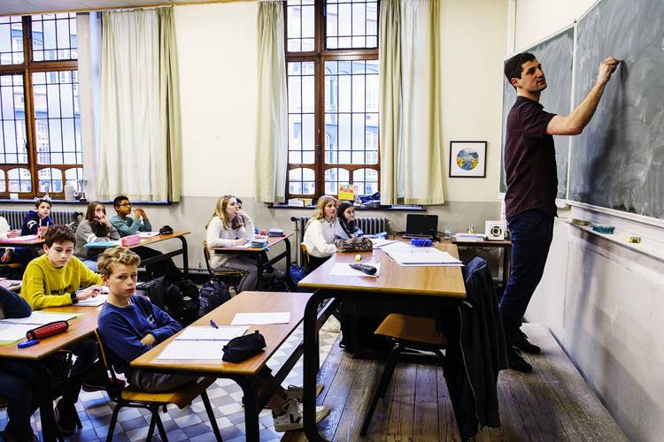 1852 MEER BRUZZ scholen