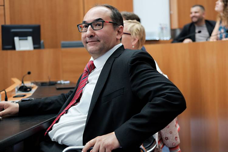 Ahmed Laaouej (PS) tijdens de eedaflegging in het Brussels parlement op 25 juni 2024