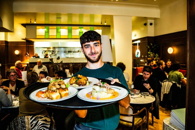 BRZ 20251008 1951 EAT AND DRINK Boemvol