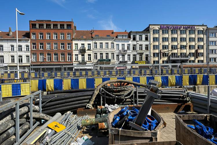 BRZ 20251105 1955 Metro 3 B