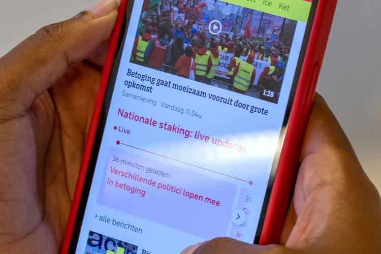 BRUZZ redactie smartphone HOME