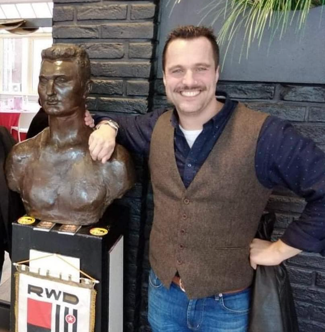 Verloren buste van voetbalicoon Armand Swartenbroeks is terecht BRUZZ