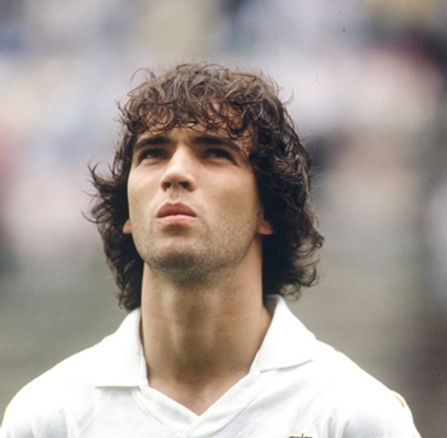 Stéphane Demol, vrijbuiter op en naast het veld BRUZZ