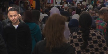 Salah_Abdeslam_op_markt_in_Molenbeek