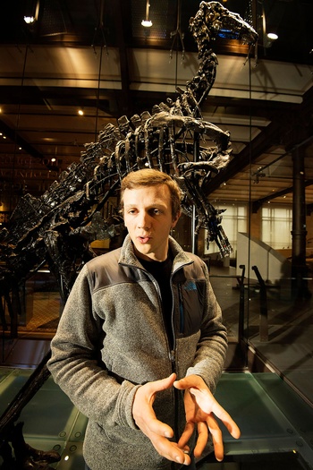 Koen Stein voor de mantellisaurus