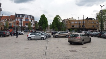 Auto's op het Dumonplein