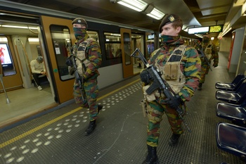 20180819_militairen_patrouille_metro_photonews