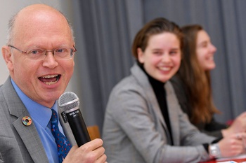 Voorstelling van het rapport van het Panel voor Klimaat en Duurzaamheid, geleid door Leo Van Broeck en Jean-Pascal van Ypersele, samengebracht op vraag van Youth For Climate, i.a.v. Anuna De Wever en Adélaïde Charlier