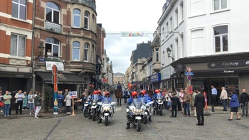 290620 Begrafenis De Decker lijkwagen