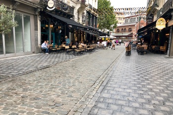 karperbrug sint-gorikswijk kasseien voetgangerszone