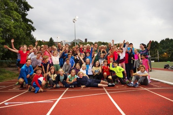De Brusselse Atletiekvereniging (BAV) viert haar 40ste verjaardag op de VUB-piste in Etterbeek.