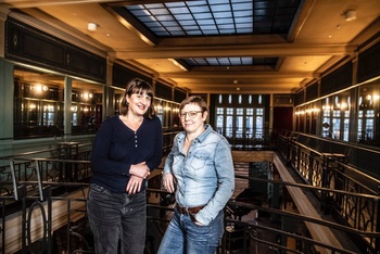 Cinema Palace: Frisia Donders (verantwoordelijke communicatie en partnerships) en Anja Horckmans (verantwoordelijke educatie)