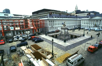 Renovatie van het volledig vervallen Martelaarsplein in 1997
