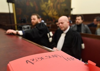 "Pas een week voor het proces hebben de slachoffers het dossier kunnen inzien," zegt Christian Manzana.