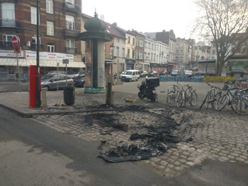 Brandende auto in Sint-Gillis