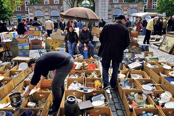 Op heel wat plekken in Brussel werken mensen zonder wettig verblijf.