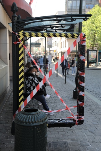 hoogstraat_bushokje_1mei_vandalisme