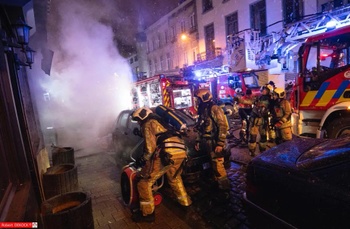 Brandweermensen moesten in de nacht van 1 januari 2023 in Sint-Gillis vier keer hun actie onderbreken omdat ze werden aangevallen.