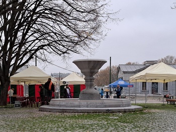58921d1d-e4064e44-20221202-het-heraangelegde-ninoofseplein-vlak-voor-de-inhuldiging-op-2-december.jpg