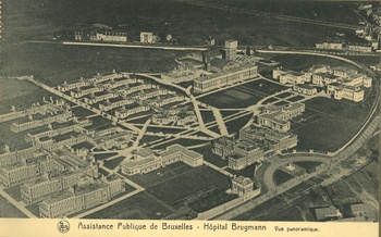 Luchtfoto van het Brugmannziekenhuis na de opening in 1923