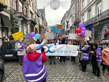 Ruim 2.500 Betogers Op Manifestatie Tegen Geweld Op Vrouwen, Politie ...