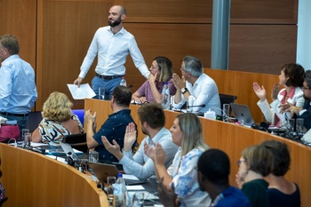 Julien Uyttendaele (PS) als Brussels parlementslid op 17 juni 2022