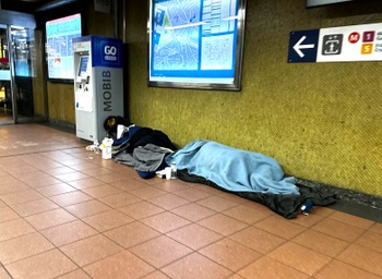 daklozen metrostation Mérode