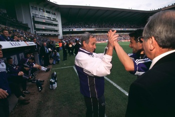 Tomasz Radzinski en Jean Dockx vieren tegen KV Kortrijk in mei 1999: "Dockx was ook een soort vaderfiguur bij wie je voor alles terechtkon."