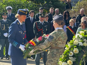 Gesneuvelde Militairen Herdacht Aan De Congreskolom | BRUZZ