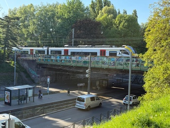 2025-04-30-Stilstaande trein Jette