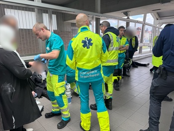 050525 Metro geëvacueerd tussen Delacroix en Clemenceau na rookontwikkeling