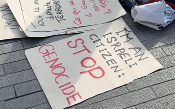 100825 Israëlische Brusselaars protesteren: 'Ik kan niet zwijgen over de genocide in Gaza'