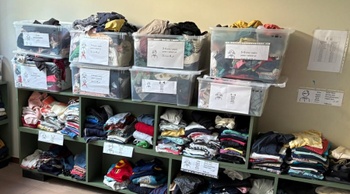 Kinderkledij Fedasil Molenbeek