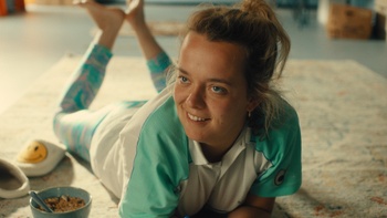 Laura De Geest als Ama in het tweede seizoen van Roomies. 