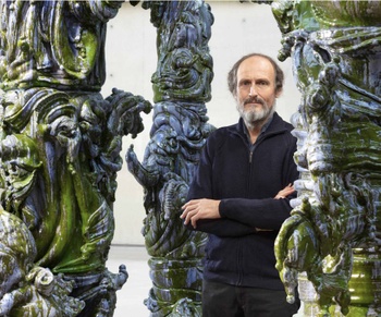 De Oostenrijkse kunstenaar Elmar Trenkwalder is eregast van Ceramic Brussels 2026.