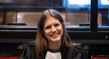 220125 Hij doodde zijn grootmoeder met een hamer en dumpte haar lichaam in reiskoffer: gruwelijke moord voor assisen