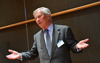 47679c5b-photonews11201208-013.jpg
