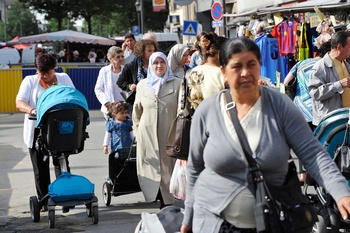 Dailly Schaarbeek markt diversiteit samenleving hoofddoek