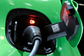 Green Flash Smart Elektrische auto autosalon tanken LEZ