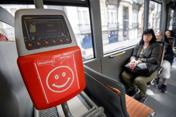 MIVB bus openbaar vervoer passagiers reizigers zwartrijden valideren zwartrijders