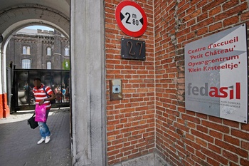 opvangcentrum Klein Kasteeltje Fedasil vluchtelingen asielzoekers migranten transmigranten Negende Linielaan 27