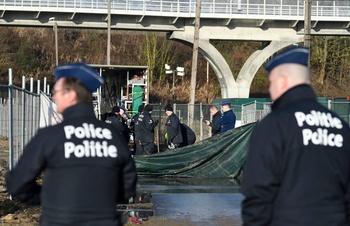 "Stop maxi-prison Haren now": activisten blokkeren de werf van de gevangenis in Haren aan Keelbeek