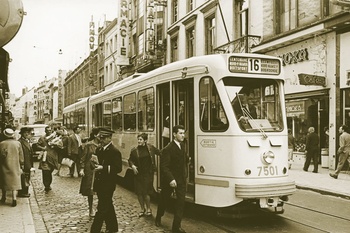 Een tram op de Elsensesteenweg