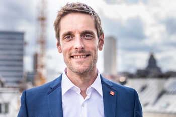 Jan Busselen PVDA PTB installatie Brussels Parlement